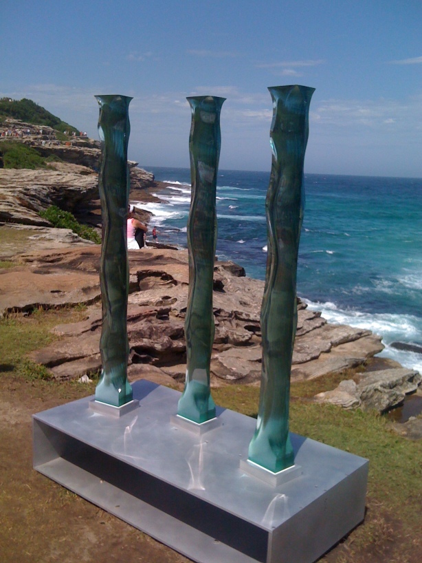 http://bestcityintheworld.files.wordpress.com/2010/11/copy-of-sculptures-by-the-sea-319.jpg?w=614&h=819